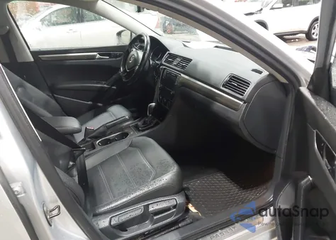 2018 Volkswagen Passat 2.0T Se из США, поврежденный, VIN 1VWBA7A3XJC001693